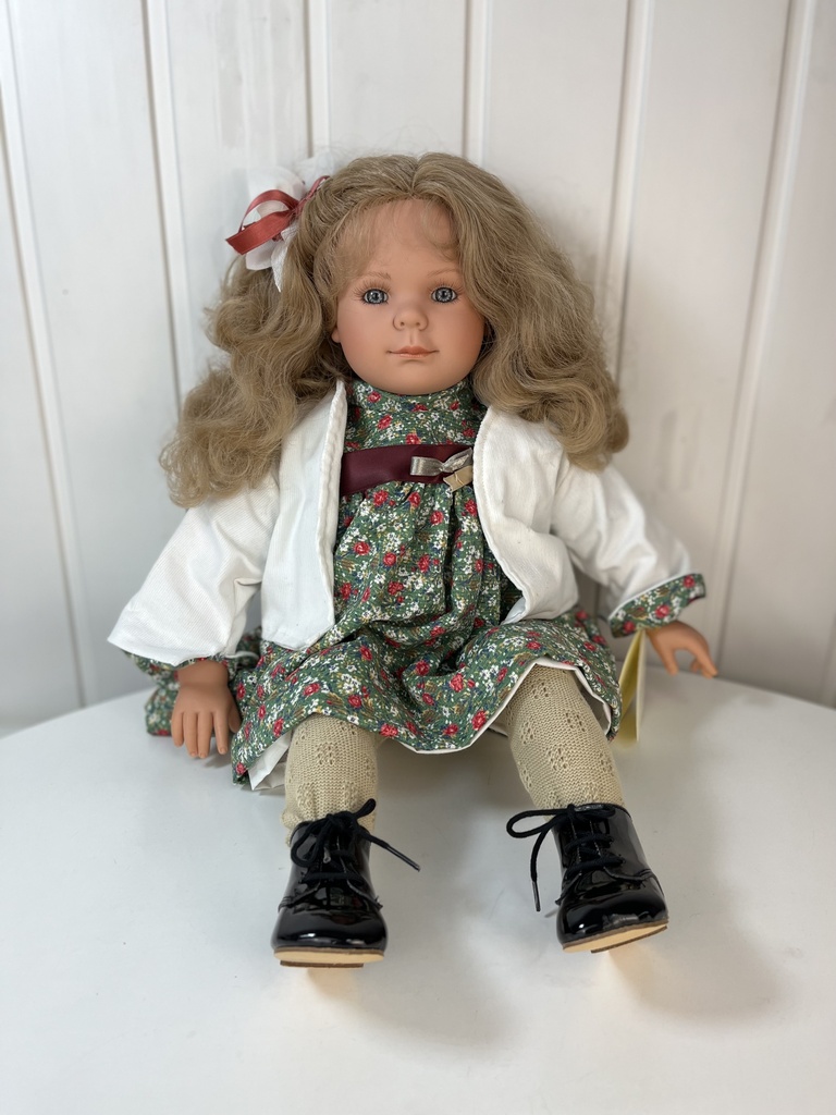 Коллекционная кукла "Андреа", 60 см, арт. 45035